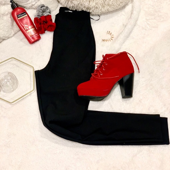 Fashion Nova skinny dress pants - Picture 2 of 3